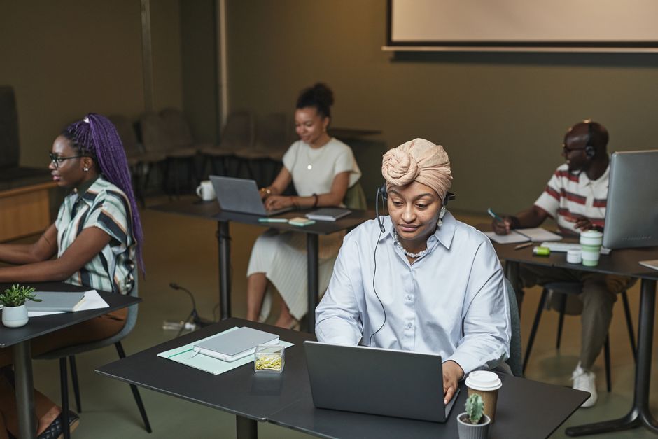 Communauté de freelances : 5 bénéfices concrets en 2026